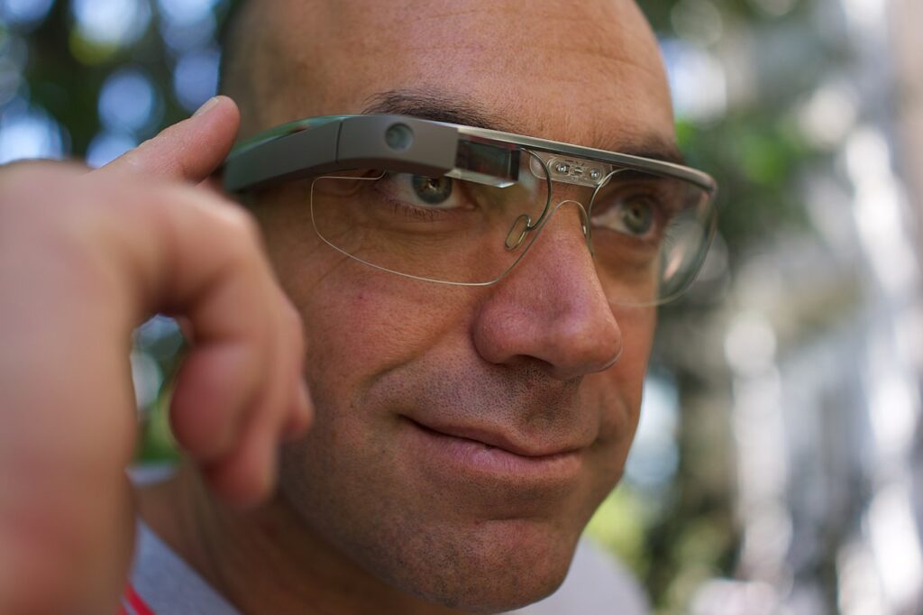 A_Google_Glass_wearer Γυαλιά